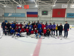 Тренировка для воспитанников отделений хоккея спортивных школ Канска и Иланского района